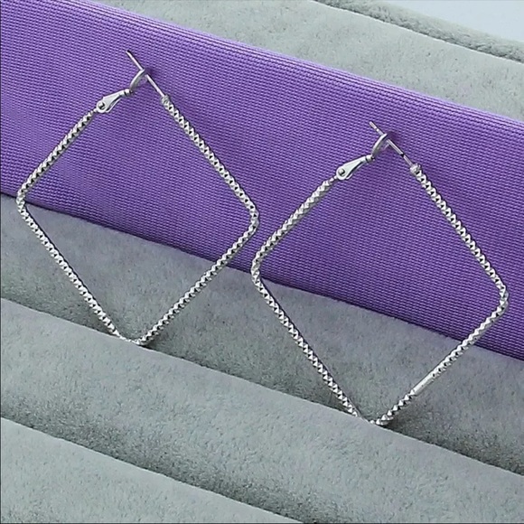 New Beautiful Earrings - Picture 5 of 5